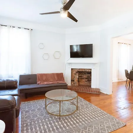 Villa Private Triplex Sleeps 22 Starland District